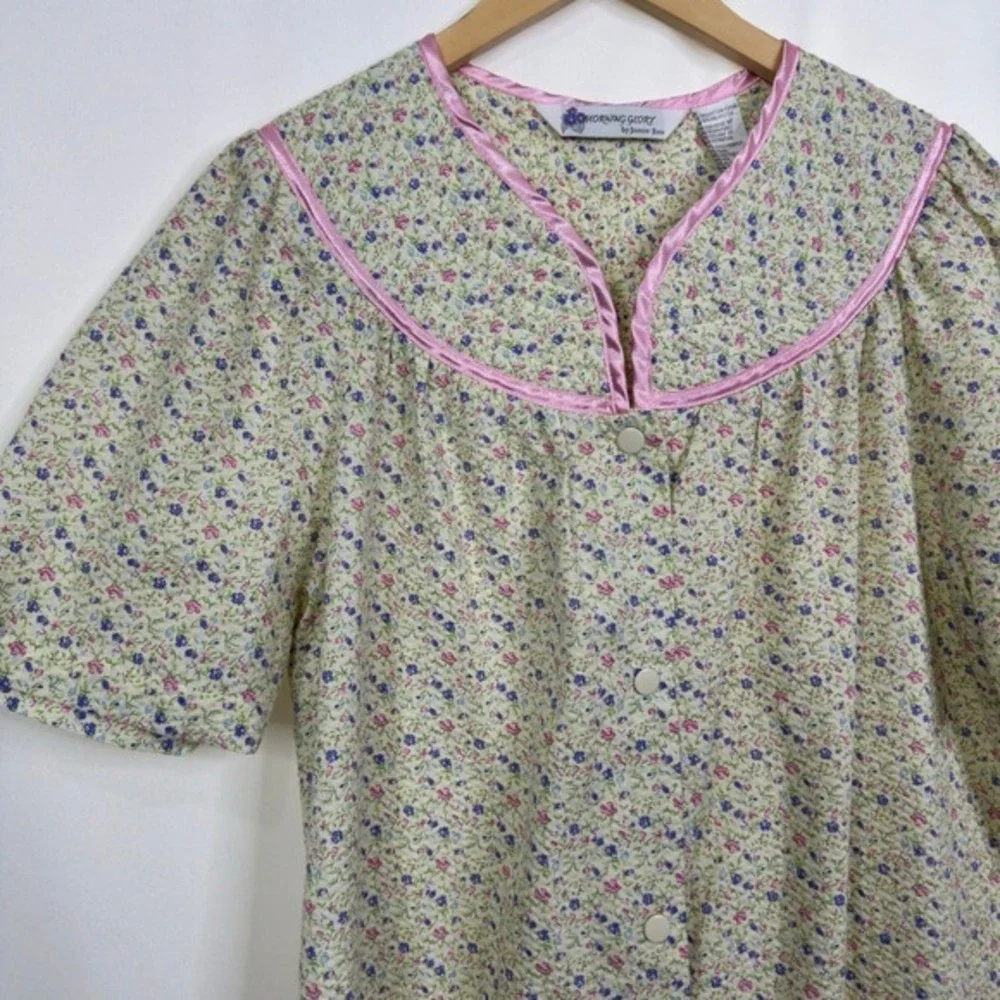 Morning Glory by Jasmine Rose Floral Robe Size M Button Front Pockets